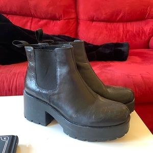 Vagabond black booties size 8 womens / size 40 EU woman’s